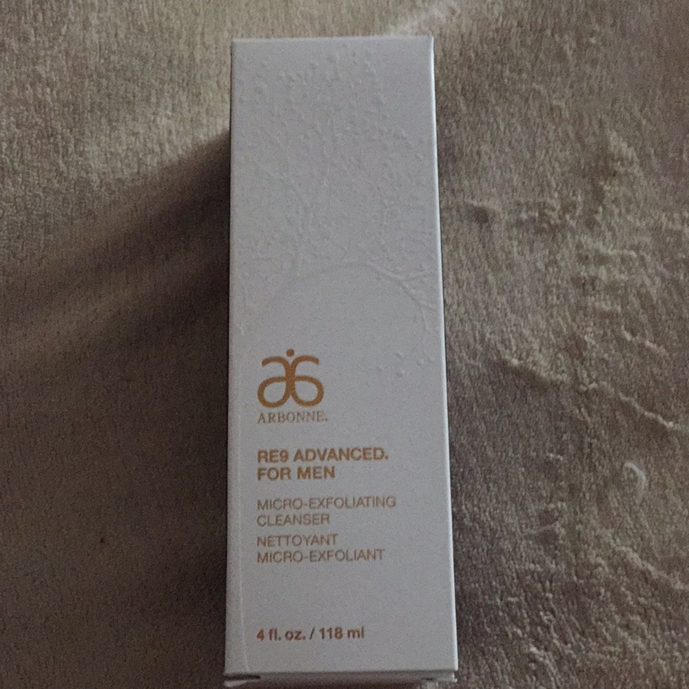 Arbonne micro-exfoliating cleanser for men